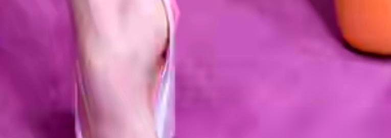 谁能想到，那脚趾带蹼的无名演员，就凭这一“缺陷”，一脚，把多少“完美”的流量明星