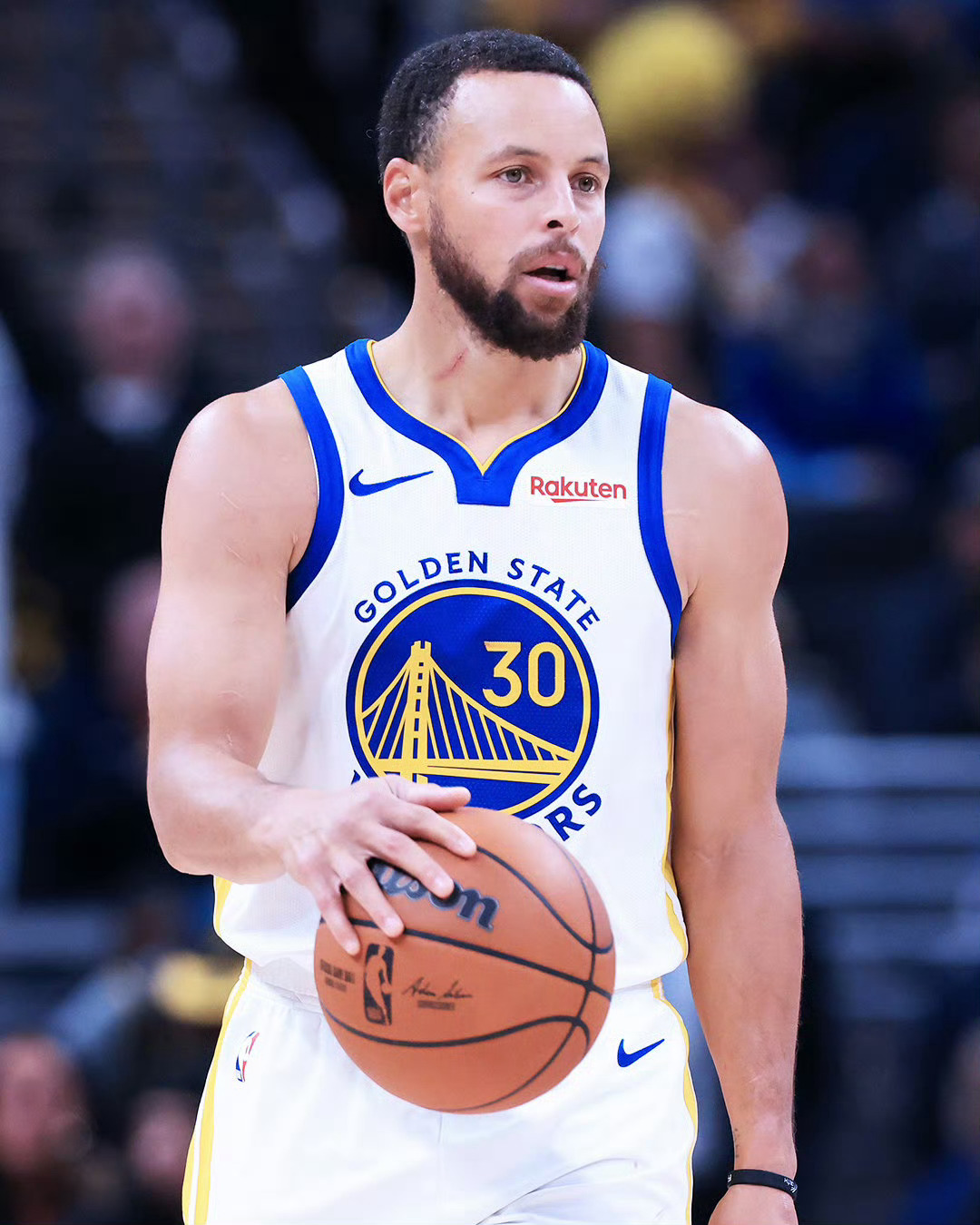 库里今天真的燃尽了，背靠背第二场比赛已经拿到37分了，目前和马刺难解难分！ 