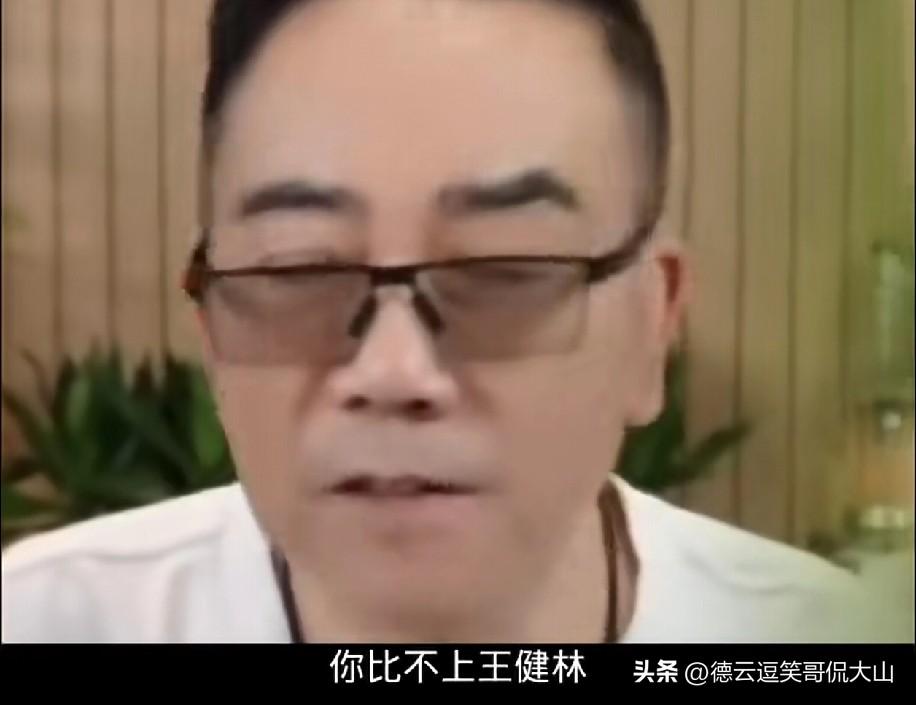 海河战神杨老五最近被问得有点无奈：“我都说了我没钱，你们咋就不信？”他对着镜头摊