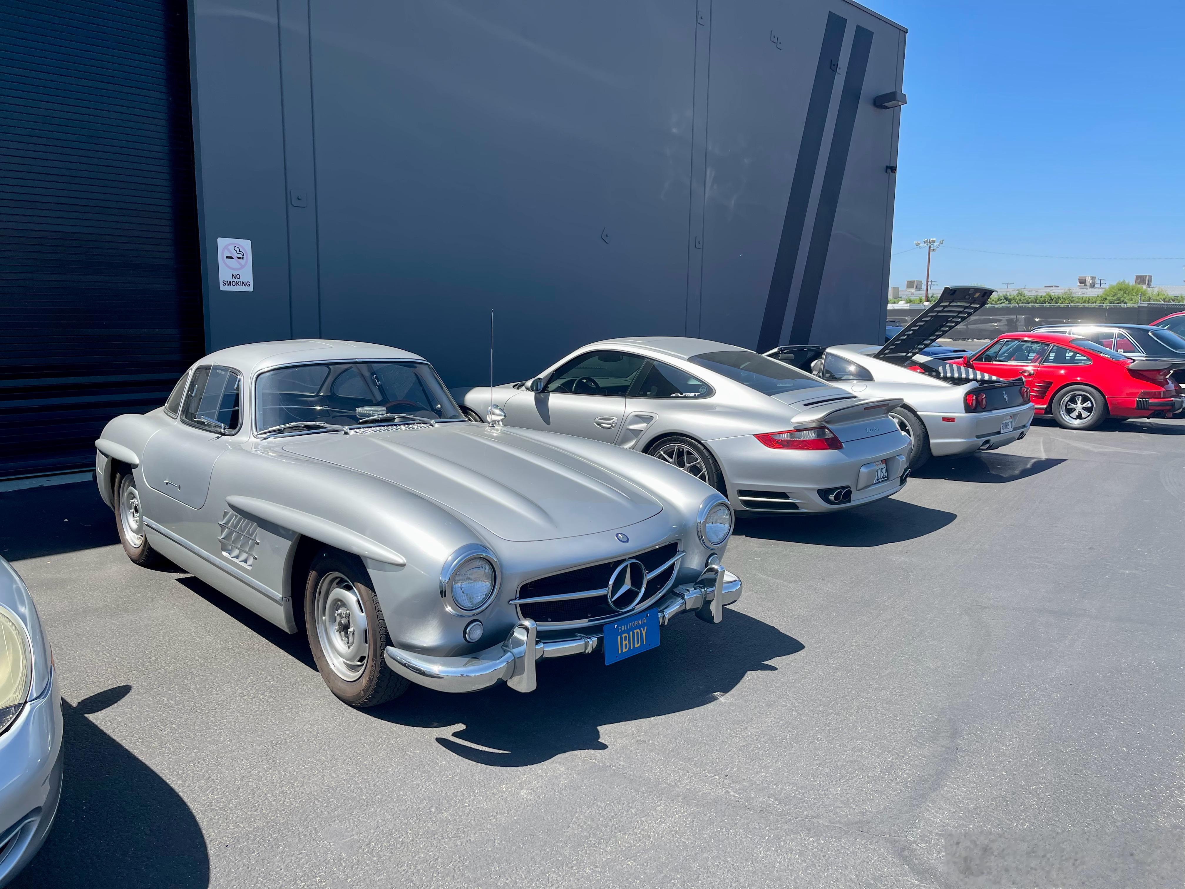 #shen车视界# 银色真的是百搭，无论是经典的300 SL Gullwing，