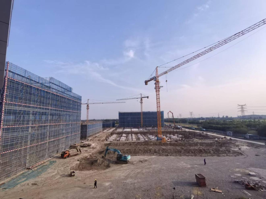 泰州修正华东研发制造中心项目计划总投资50亿元，2025年年底开工建设，目前生物