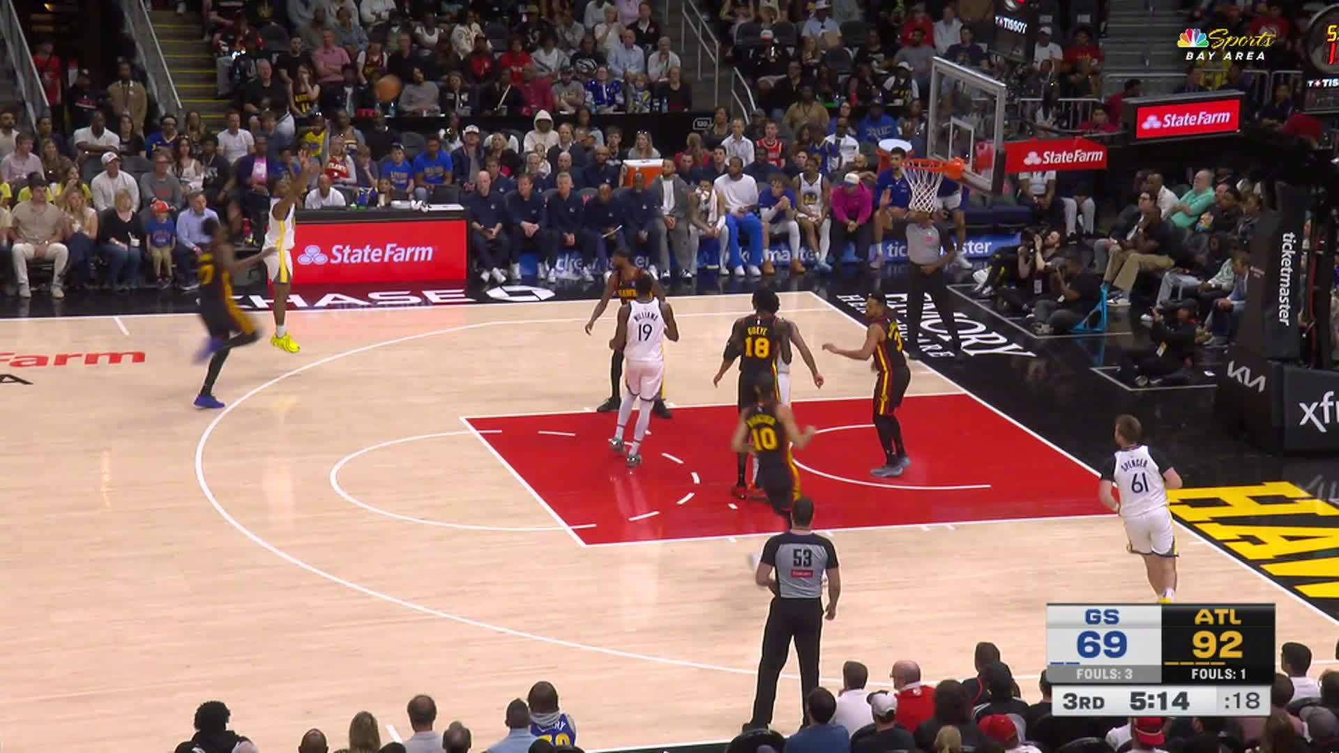 克莱尔今天的第3个三分！！勇士72:92老鹰。勇士vs老鹰