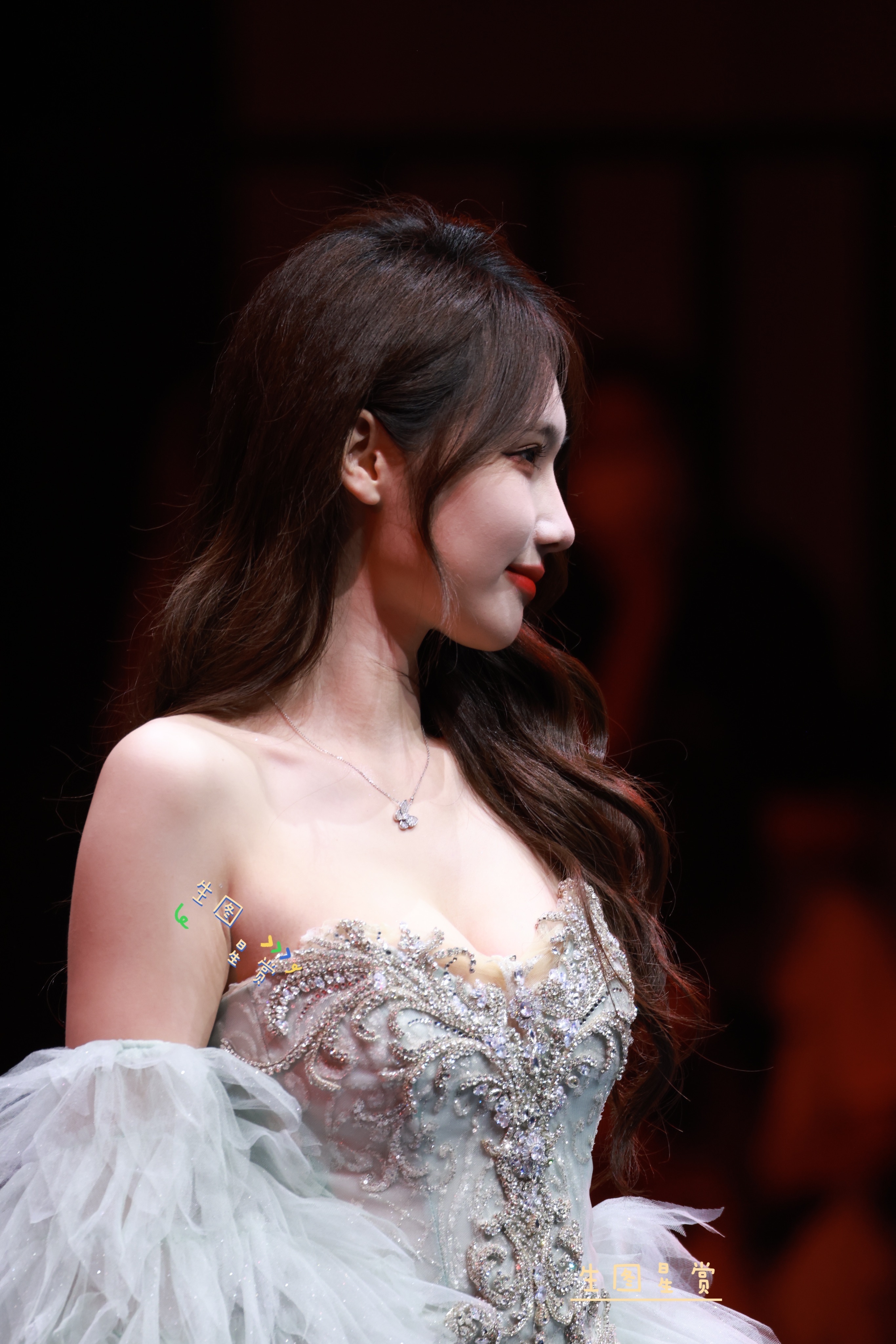 宋昕冉走秀生图[彩虹屁]冉冉越来越丰满了 ​​​