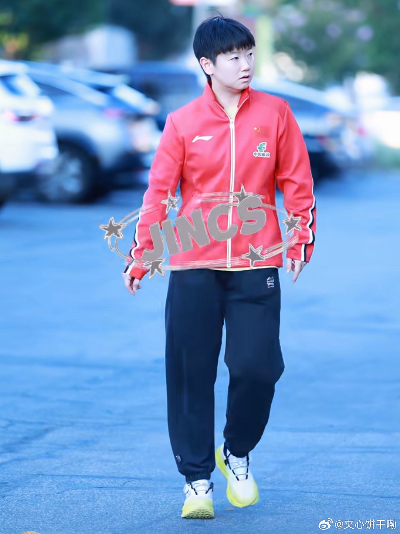 参加晚宴的小咪