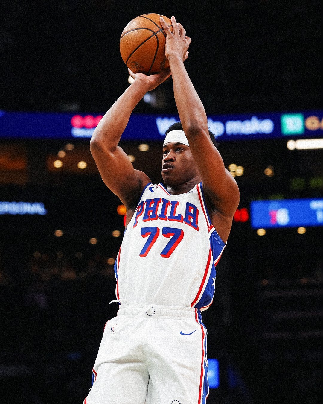 VJ 的历史性时刻 👏在今晚精彩绝伦的表现中，VJ 埃奇库姆成为 NBA 历史