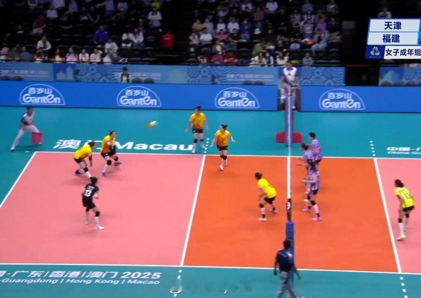 女排1/4决赛福建女排1比1天津女排（29-27 20-25）