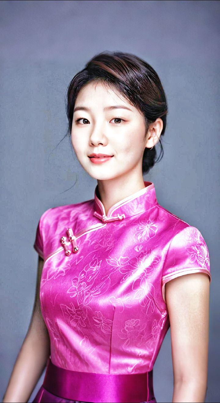 AI扩图 AI艳粉微笑