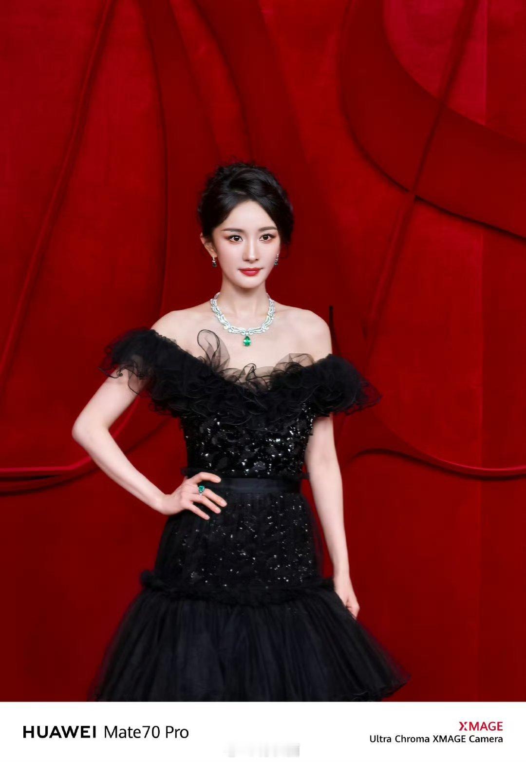 方圆林志玲美女旁边还是美女华为Mate70 Pro这波真是上大分了，拍的真不错，