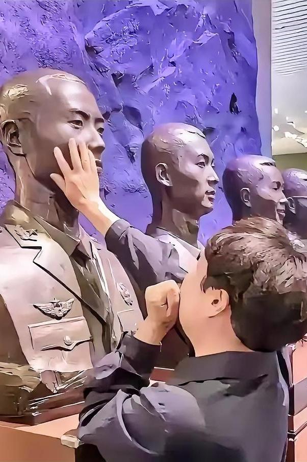 泪目！
这一幕看哭了全网。三名女子到中国人民革命军事博物馆参观，而在看到3位烈士