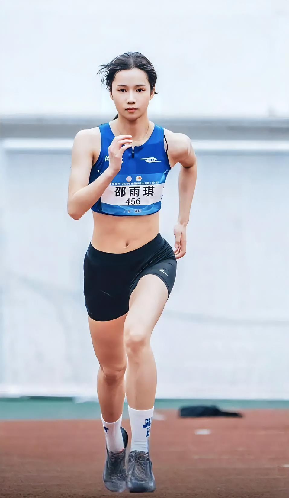 有个事
我一直不敢说
我觉得邵雨琪有一个非常严重的情况
就是从上届全运会第八到现