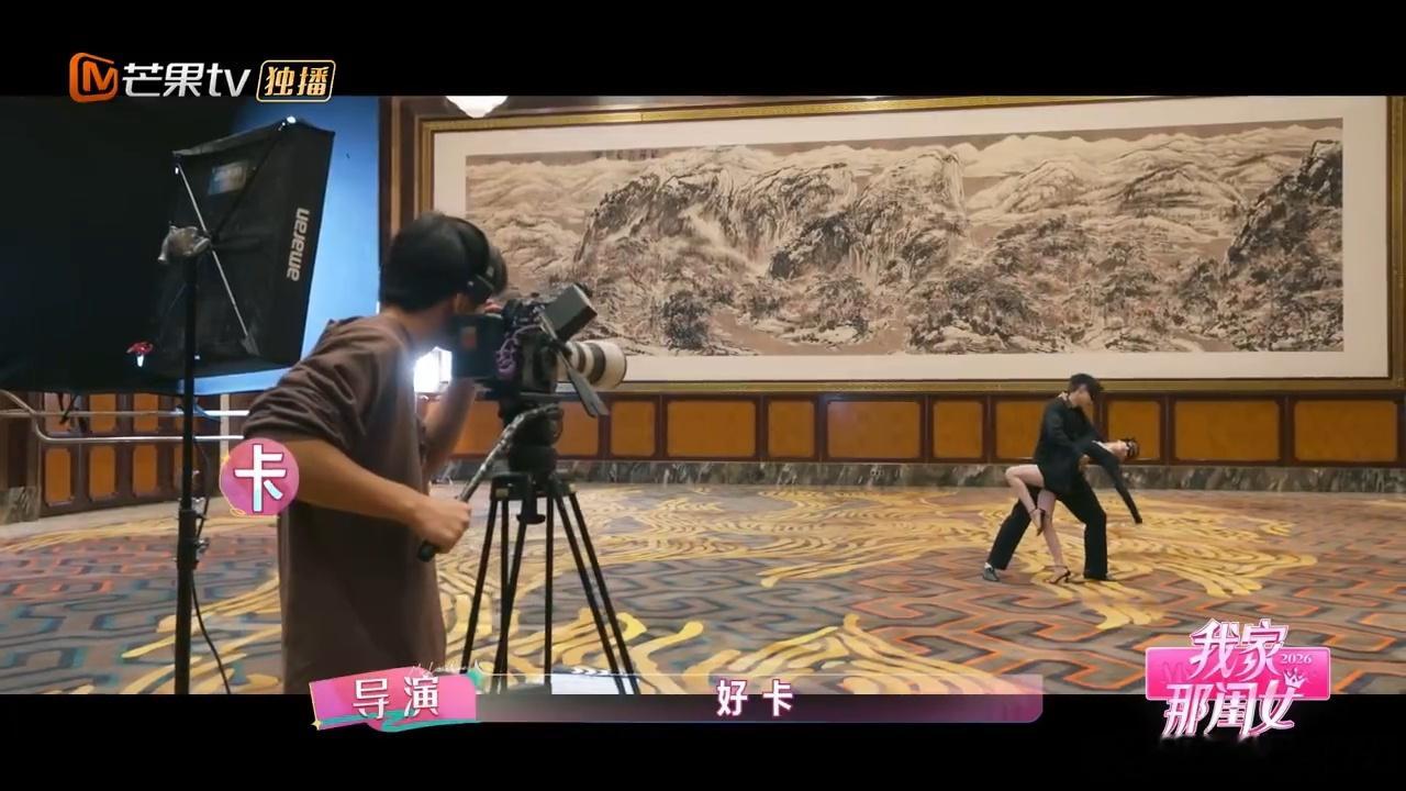井迪也去拍短剧了我家那闺女 谁懂井迪跨界拍短剧的含金量啊！从舞台到镜头前，虽然兴