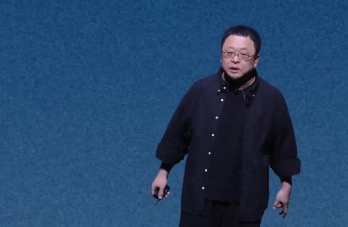 罗永浩“科技春晚”迟到44分钟，本人致歉：要为迟到写谢罪书说明原因，希望大家谅解