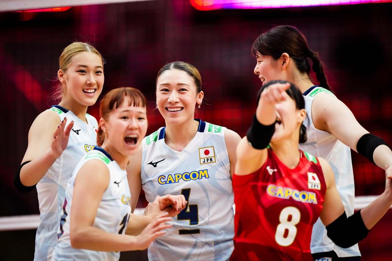 佐藤淑乃这个头发是叫什么颜色？在女排世锦赛小组赛第二轮的比赛中，日本女排上演让二