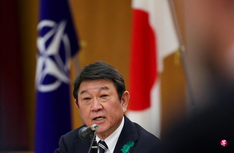 我国外交部12日强烈谴责日本外相茂木敏充就“南海仲裁案裁决”十周年发表谈话，指其