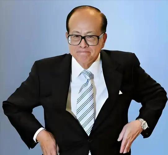 李嘉诚为什么不帮助自己穷困潦倒的亲弟弟？
 
李嘉诚的父亲在离世前把弟弟李家钊、