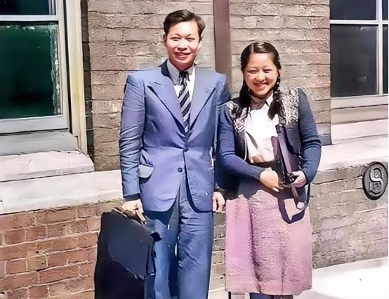 1932年，钱三强以第二名考入清华，不服气的他将第一名娶回了家！

麻烦看官老爷