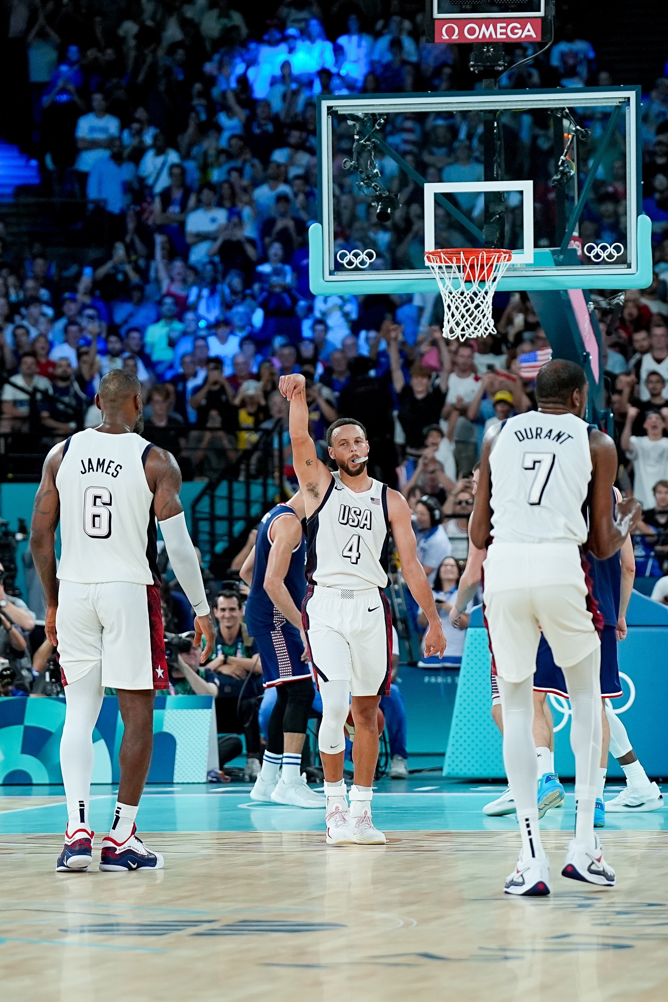 科尔近日做客《The Athletic Show》节目谈到了巴黎奥运会决赛上的詹