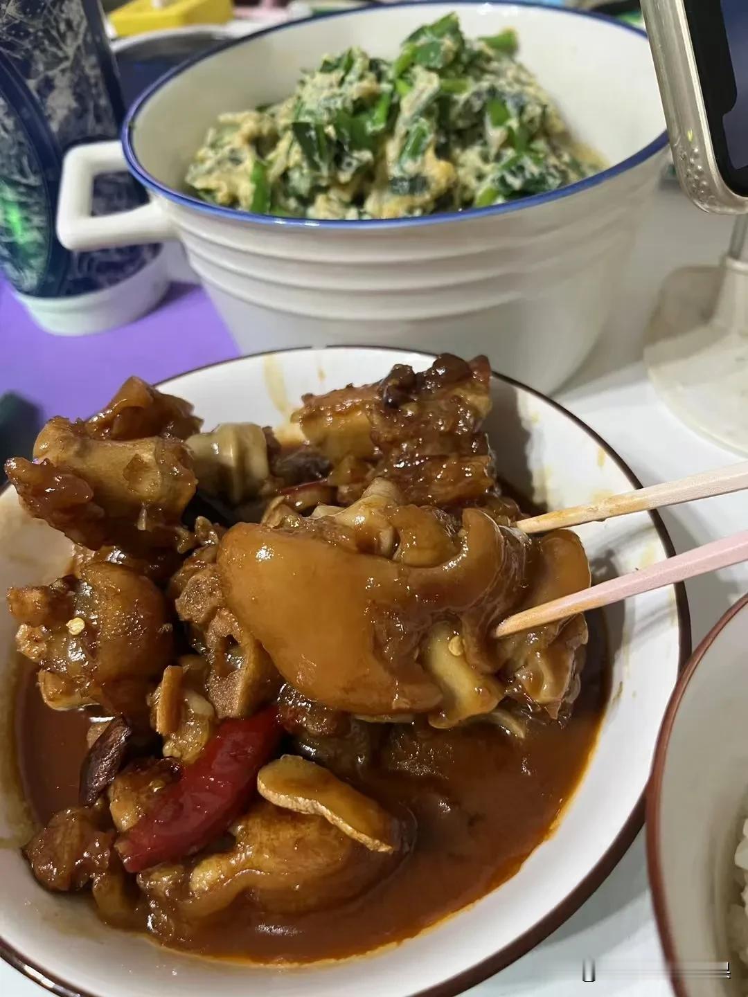 秋天就是要对自己好点，大猪蹄子补起来

自己动手，要啥都有，想吃就买，买了就做 