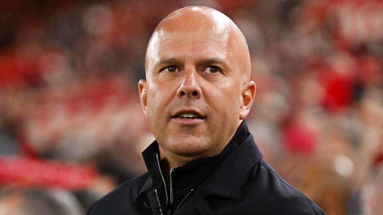 斯洛特表示：关于萨拉赫的事我已经向前看了，他目前也全神贯注于非洲杯的比赛。
利物