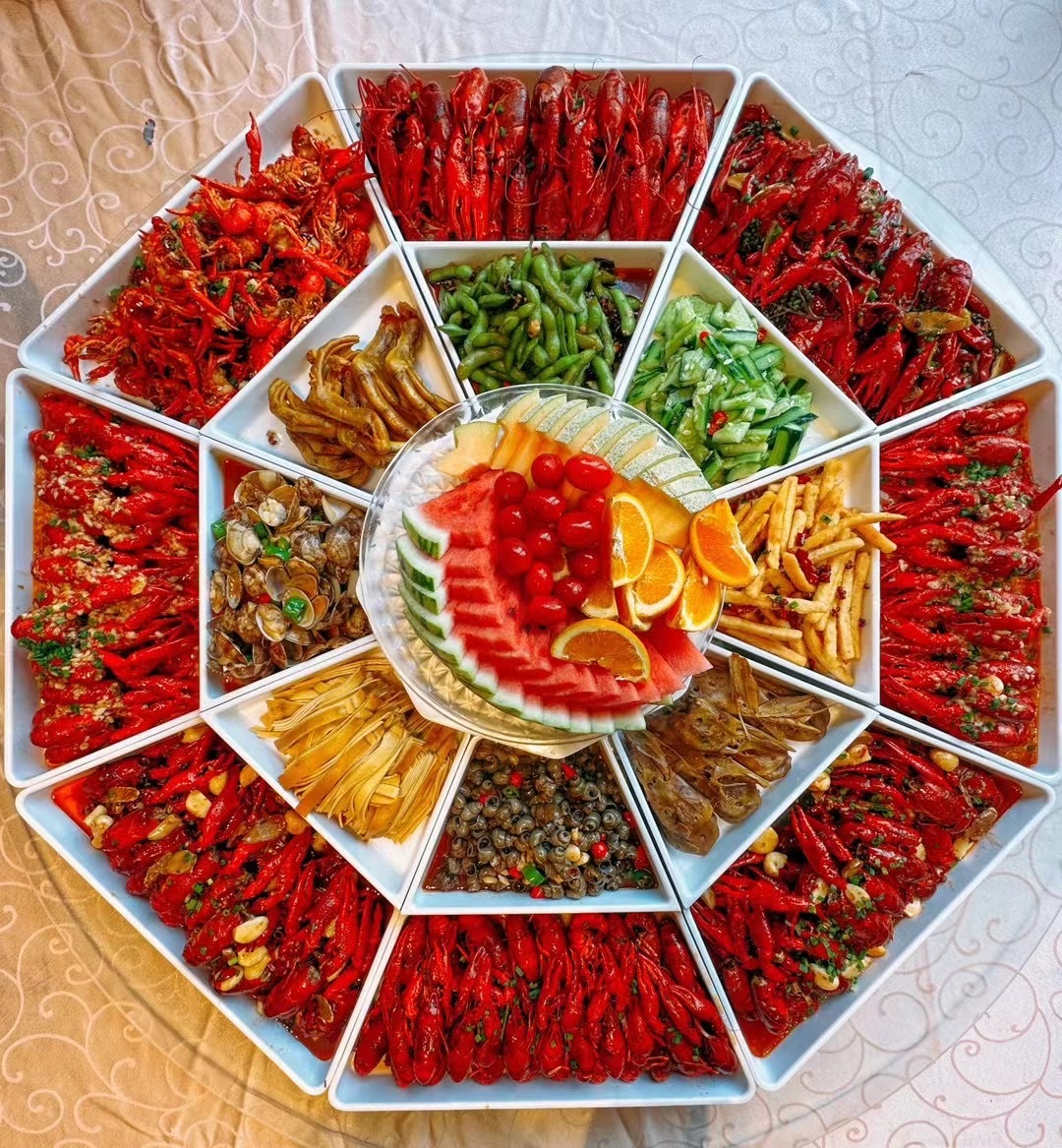 小龙虾价格暴降近50%你们吃小龙虾都喜欢什么口味的？ ​​​