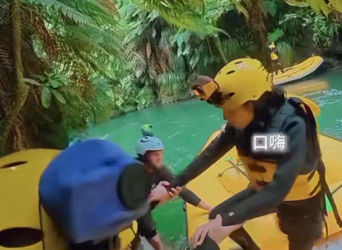 周也实力不详嘴是真强地球超新鲜零帧切换两种状态，一边自信放话一边秒秒认怂，周也在