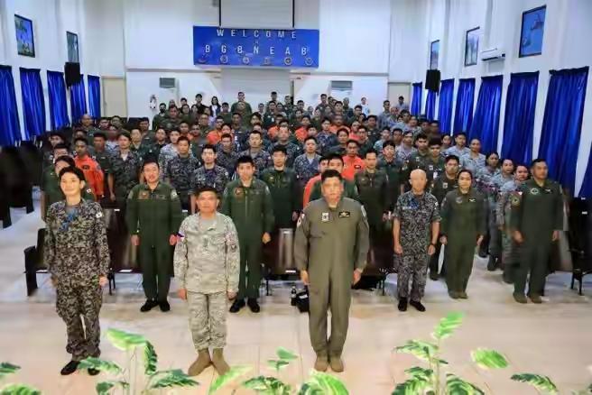 日本派兵进驻菲律宾，是真心帮助救灾，还是想联手对抗东大？
菲律宾准许日本入伙，是