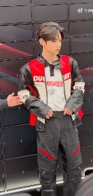 章昊上海品牌活动章昊上海活动车模造型上海品牌活动章昊的造型，将个性与时尚融合得恰