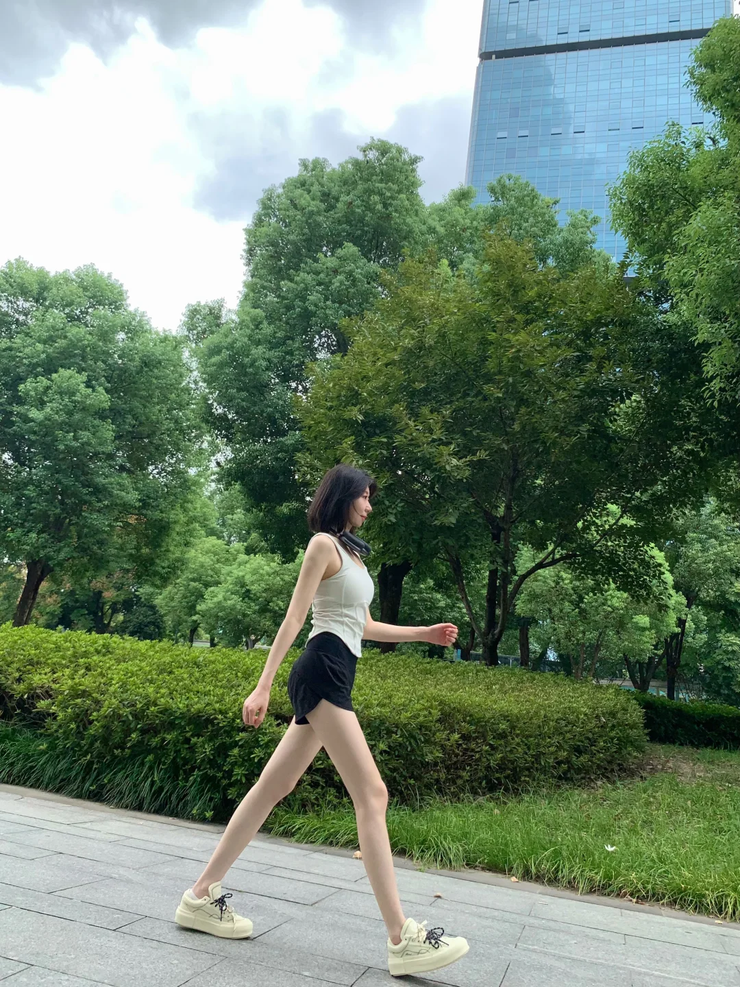 我要是不认识我本人应该也会觉得腿是拉的吧