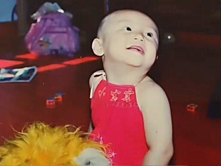 黄景瑜哪不好看不好意思 黄景瑜母胎帅哥从小美到大 哪哪都好看 满分男