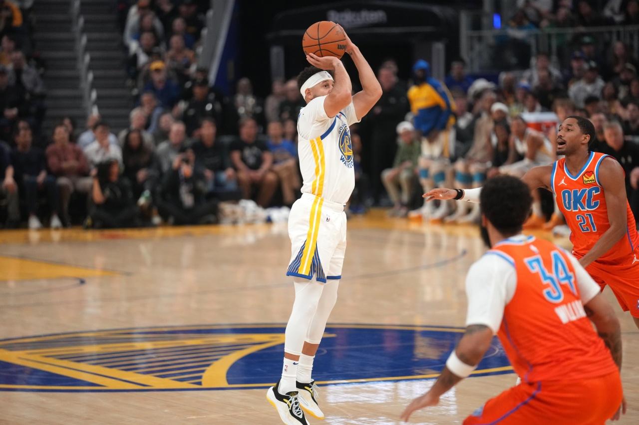 别把赛斯不当库里！兄弟篮球共抗强敌。🏀
金州勇士主场112：124不敌卫冕冠军