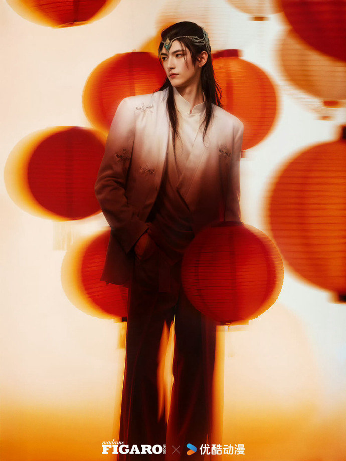 国漫群像首登一线女刊国漫群像首登《费加罗》开年封，破次元碰撞惊艳视线！孟川、云望