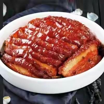 我准备的年夜饭，十二道团圆菜：

凉菜：自制猪蹄皮冻、手撕平遥牛肉、松花蛋肠、凉