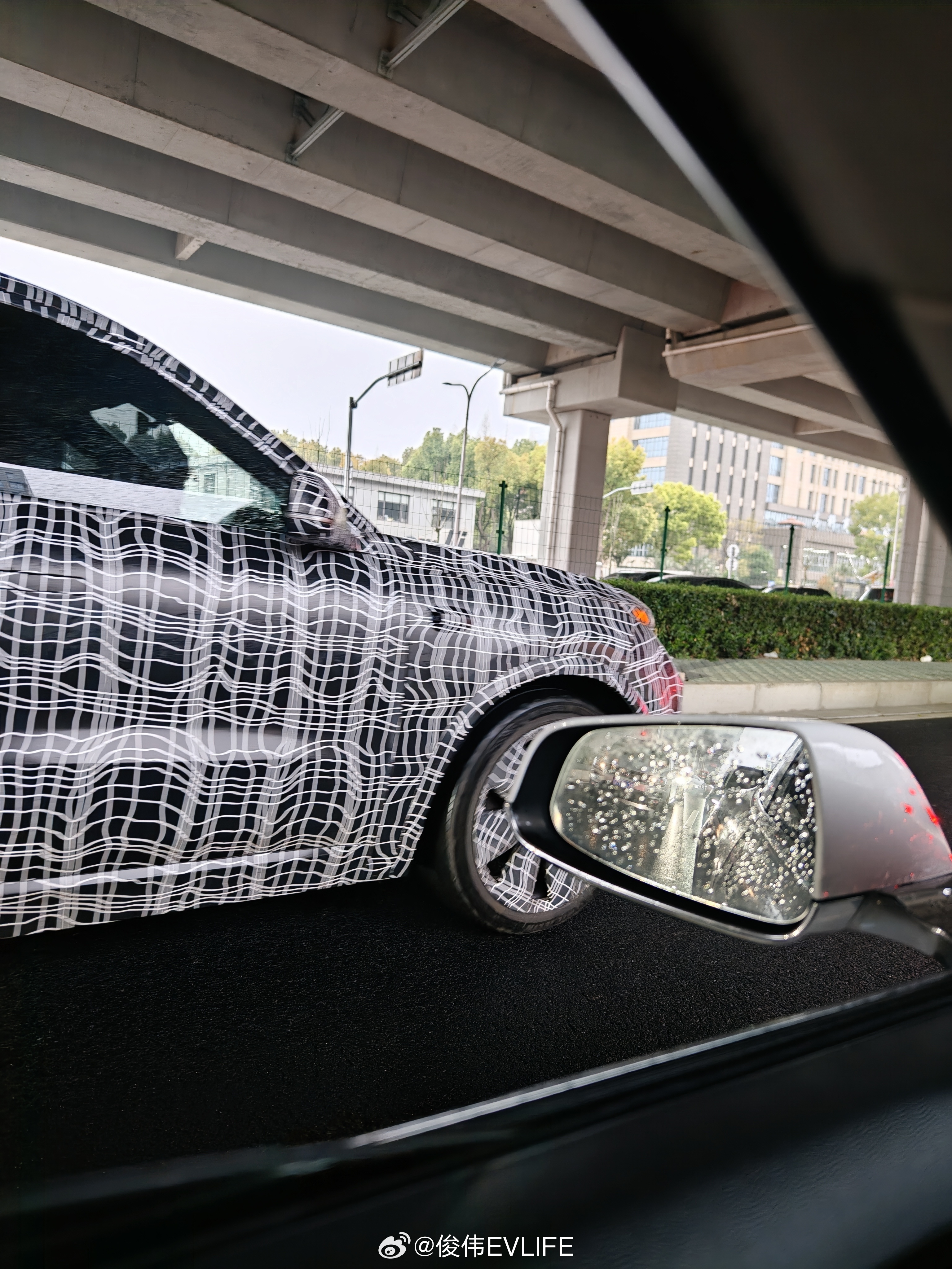 理想L9 livis？第三排的窗户的确比之前大 