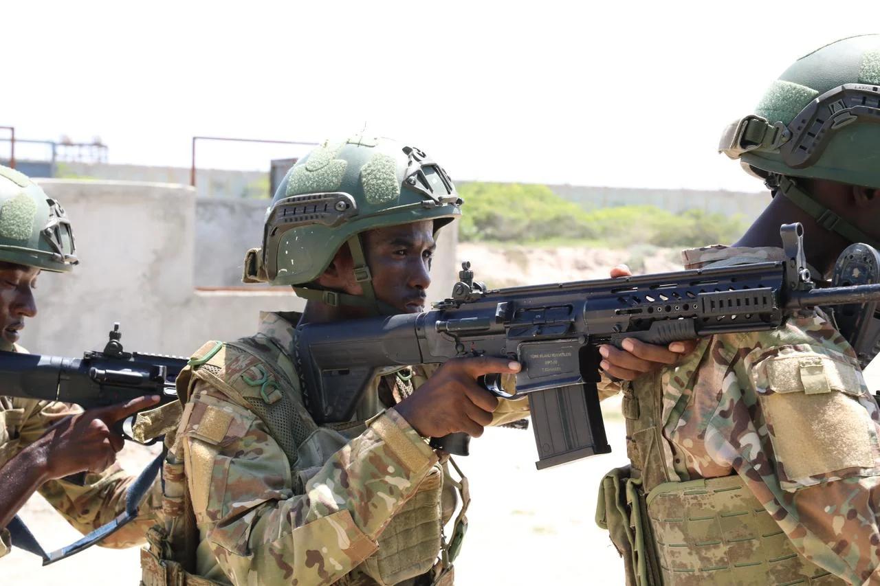 索马里军队接受土耳其军队的训练，索马里是第一个接受土耳其全盘军事训练的国家。