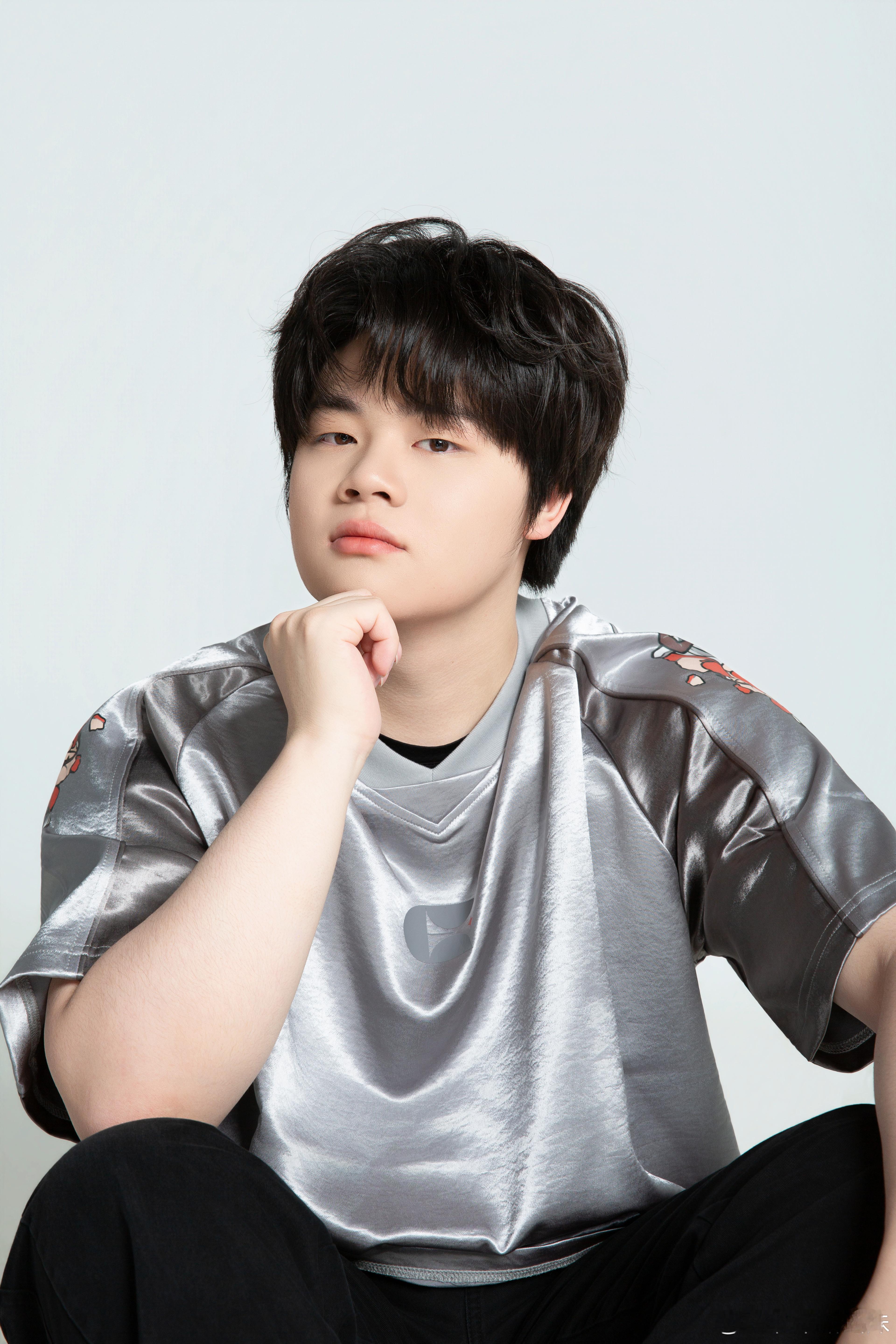 KPL  他们是一群追风的少年，怀揣着对未来的憧憬，步履不停。EDGM少年群像