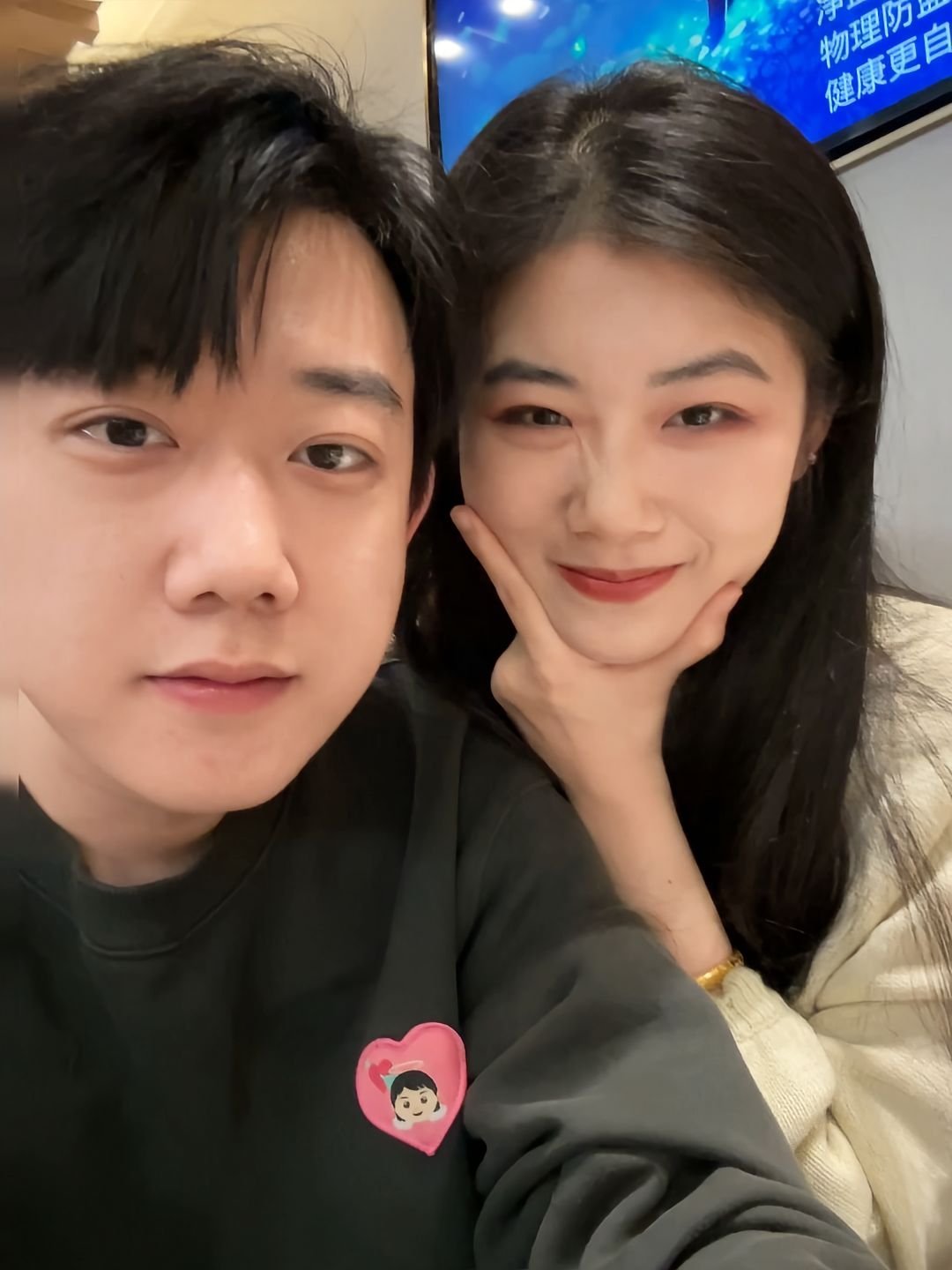 德云社再增一对小情侣龙字科学员孙健为，德云鼓曲社徐绮娜恭喜二位呢，德云社双职工家