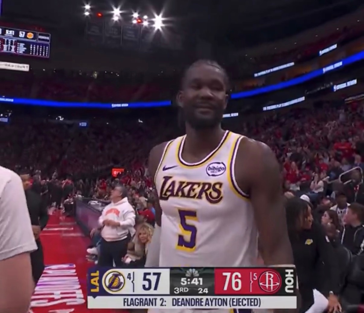 按NBA现在的剧情模式实力没有领先两档以上的横扫很难，这场就这样了艾顿被驱逐湖人