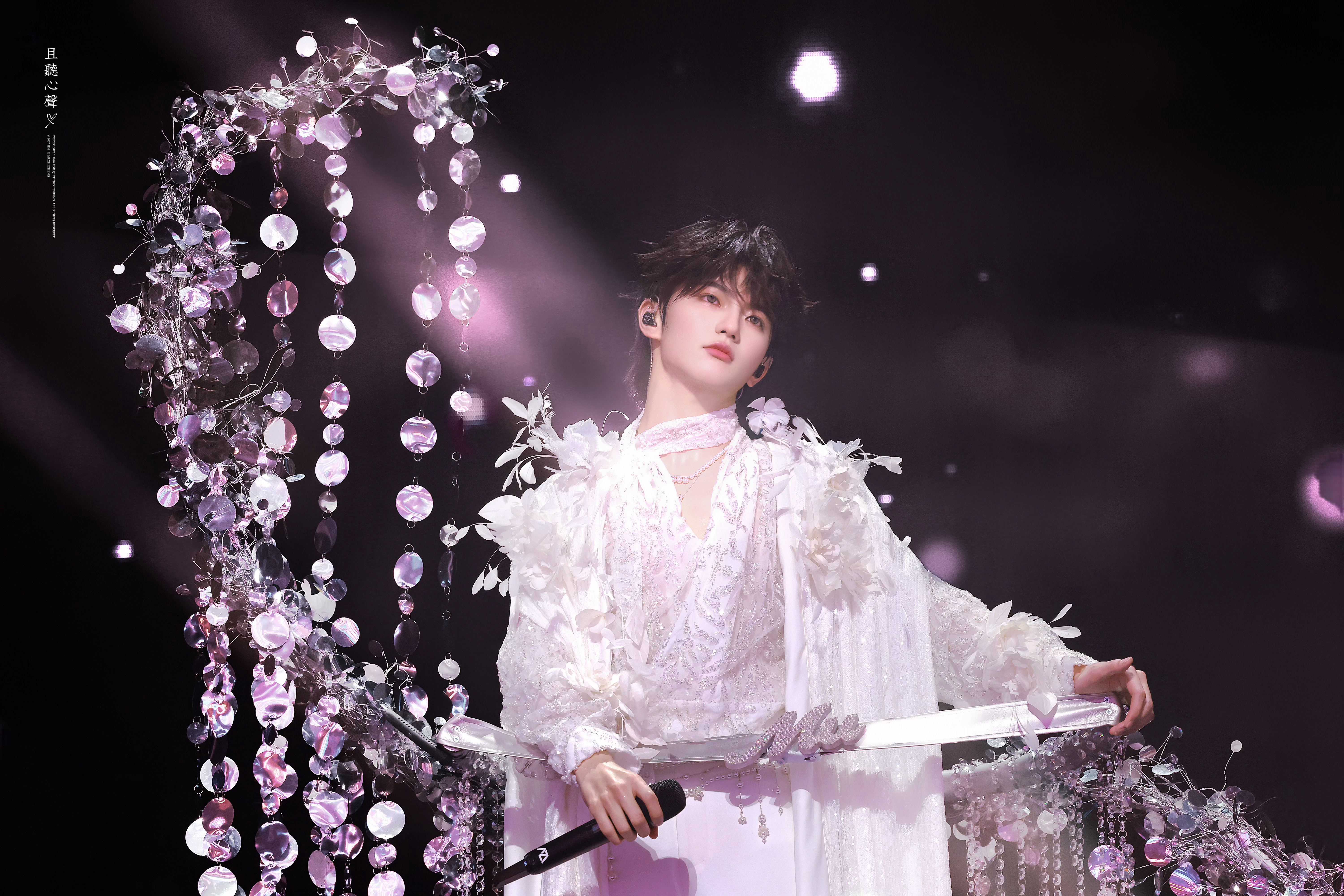 穆祉丞 🧡🩷 穆祉丞局部宇宙巡演 海浪是大海献给黄昏的温柔遇见你是世界献给我
