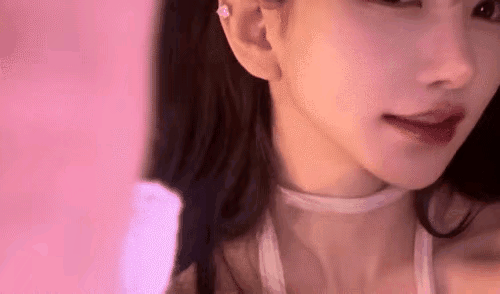 有的时候只是你不够勇敢，姑娘们其实很好做朋友的