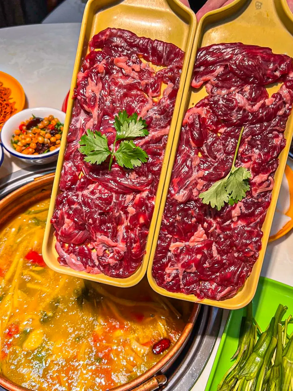不用去拉萨也可以吃到正宗牦牛肉火锅啦😎