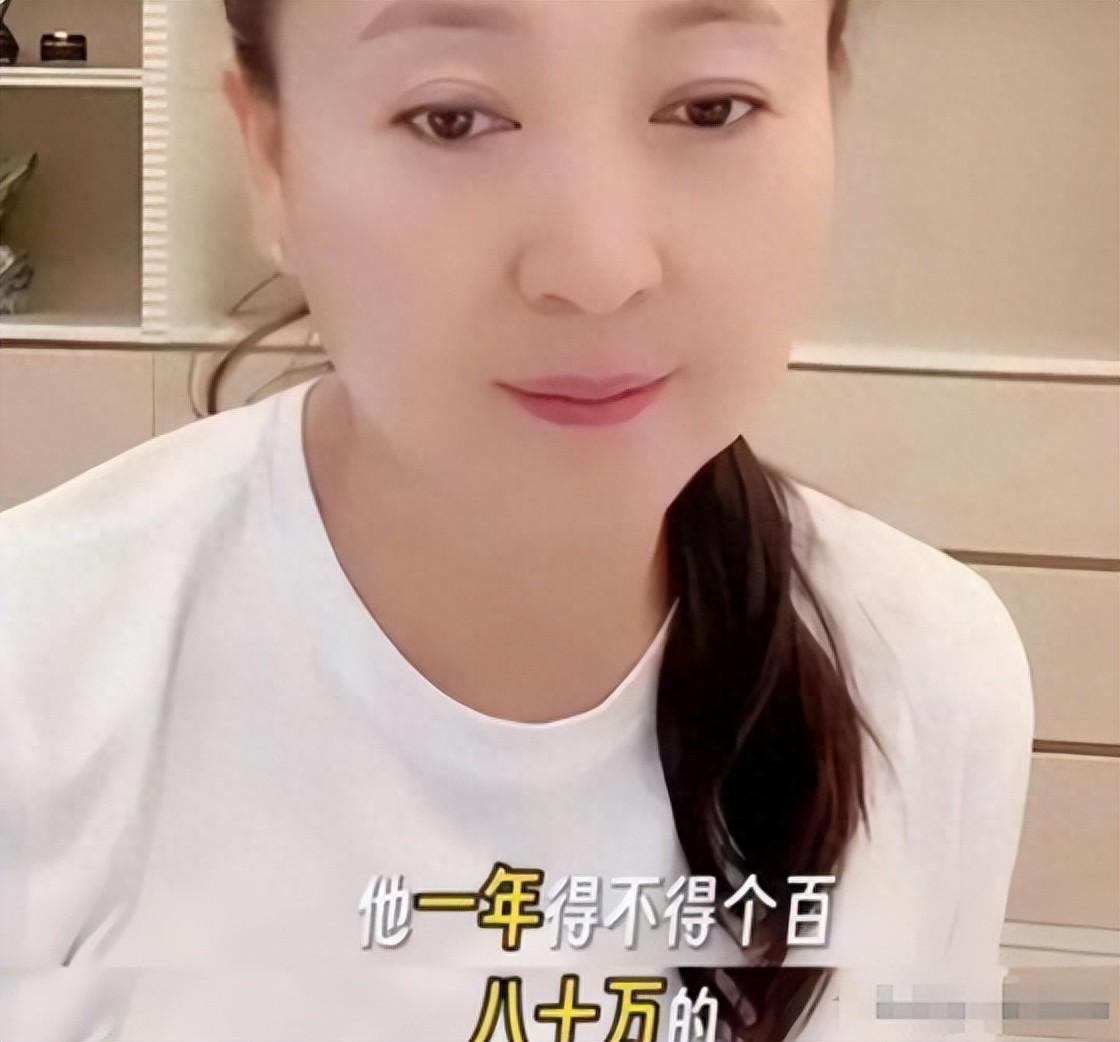 过去农村生活的艰难岁月，早成了闫学晶不愿意触碰的回忆。
 
她认为自己成了真正的