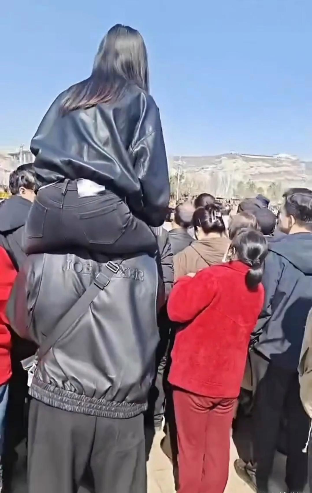 好恩爱，这下你看到了，我更看不到了！