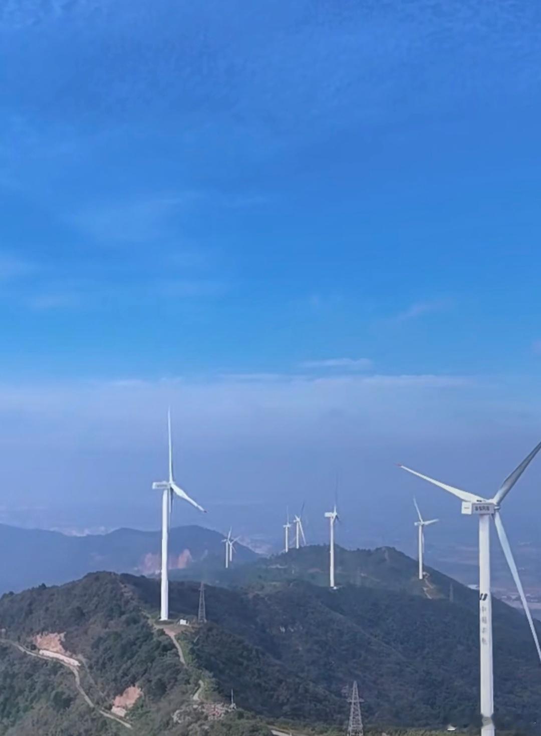 爱好徒步搭子 长兴碧岩古道徒步路线可以走走，还可以在山顶看大风车呢 