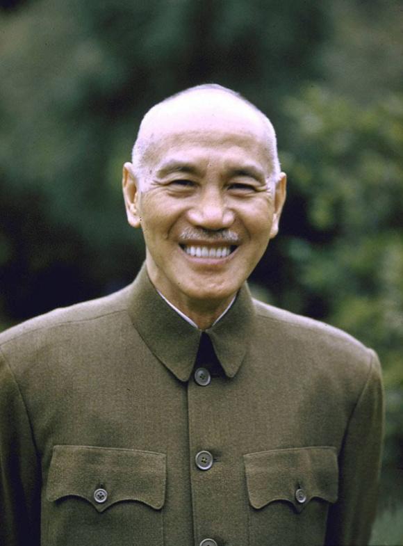 蒋家王朝统治中国长达22年。蒋介石坐了22年江山，可是为什么中国的老百姓，没有一
