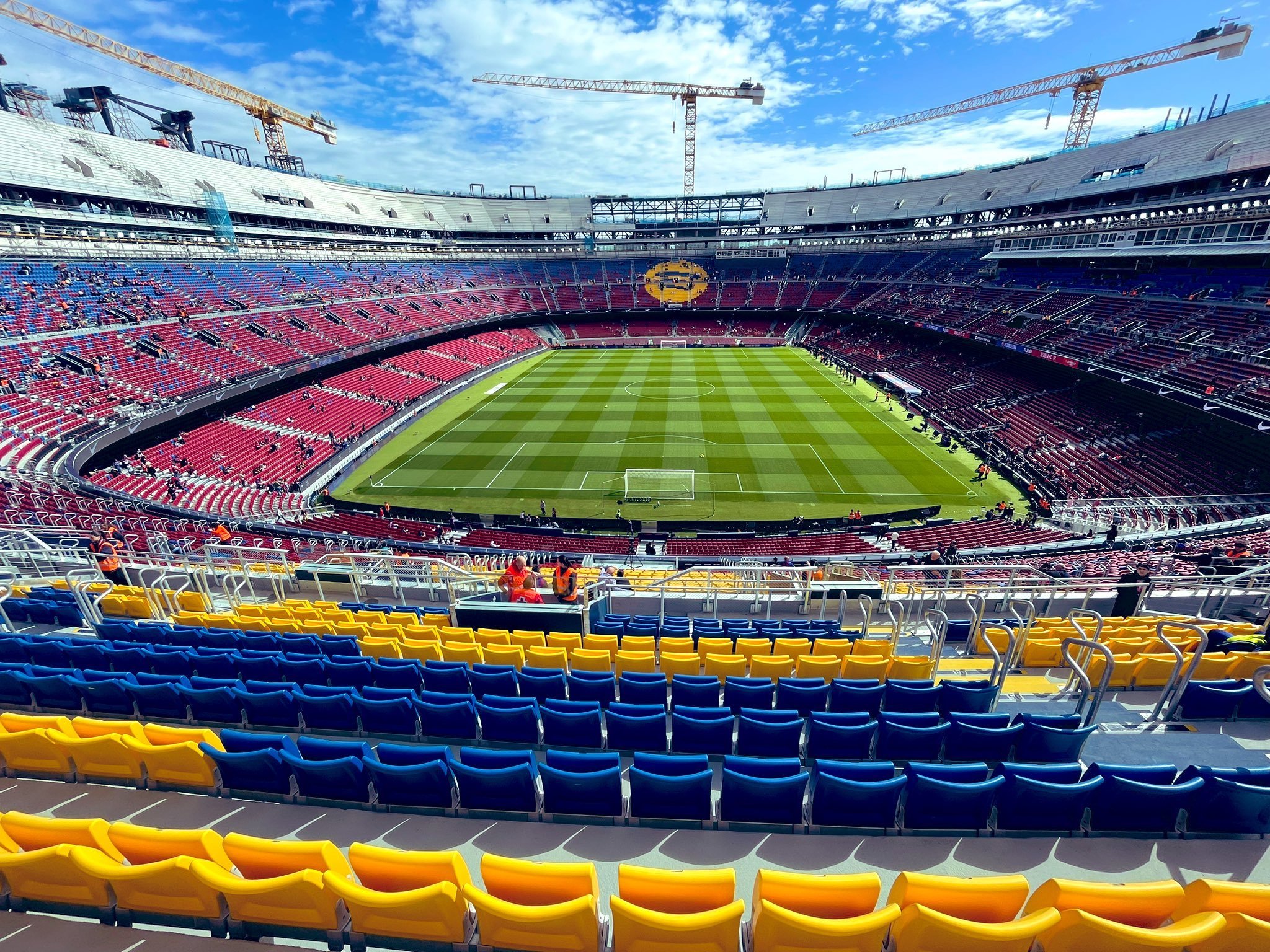 今晚诺坎普最多可容纳6.2万人，死忠球迷看台启动😍😍😍😍😍😍😍😍