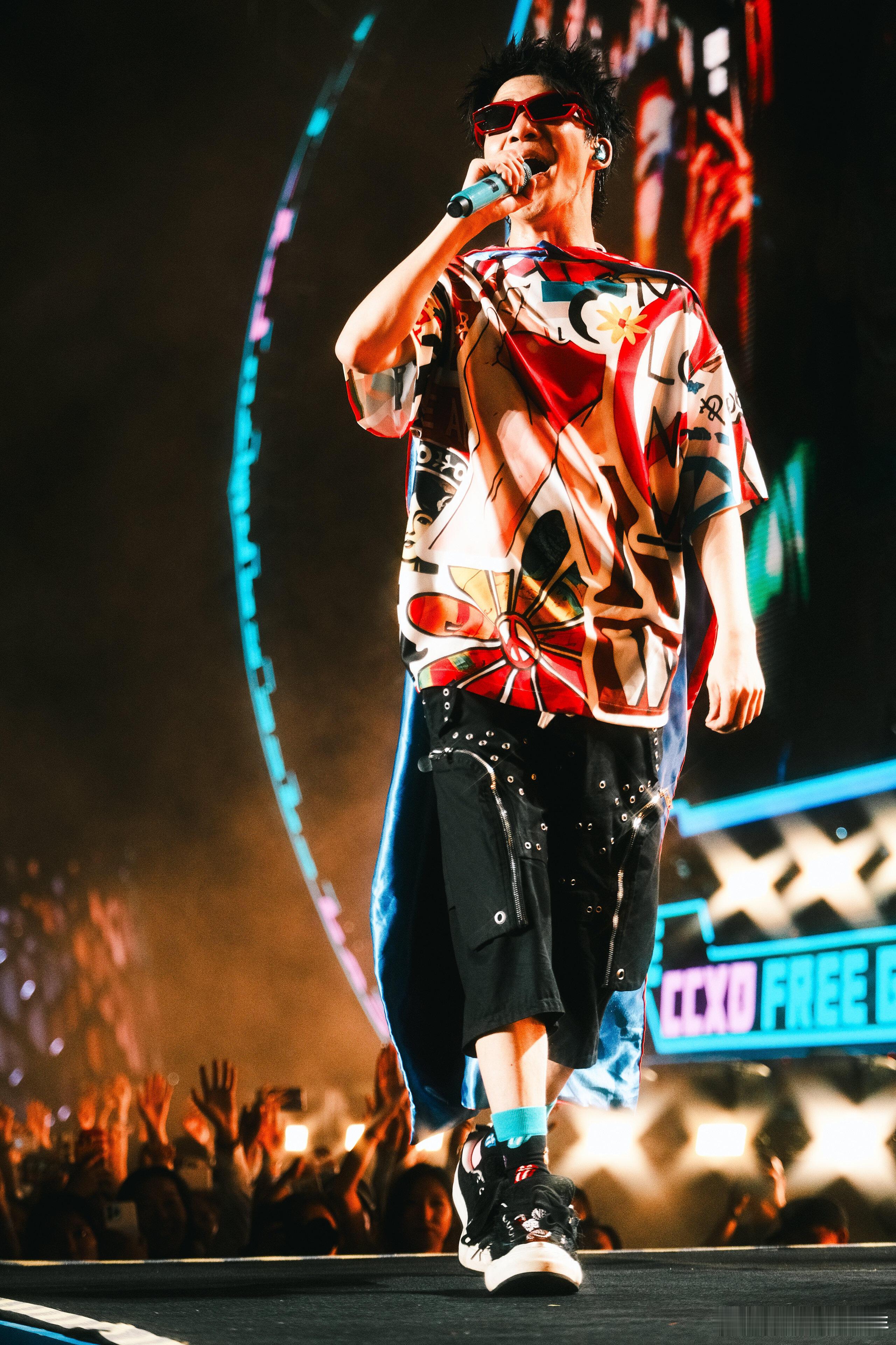 付航说大张伟是上个世纪出道的今夜喜友秀 温柔走心的聊天氛围转瞬即逝，付航一键切换