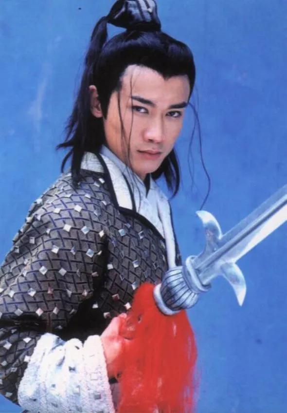 “罗成没死在淤泥河，他是在教孩子辨风向时，突然指着东南天边一朵云说：‘快看——那