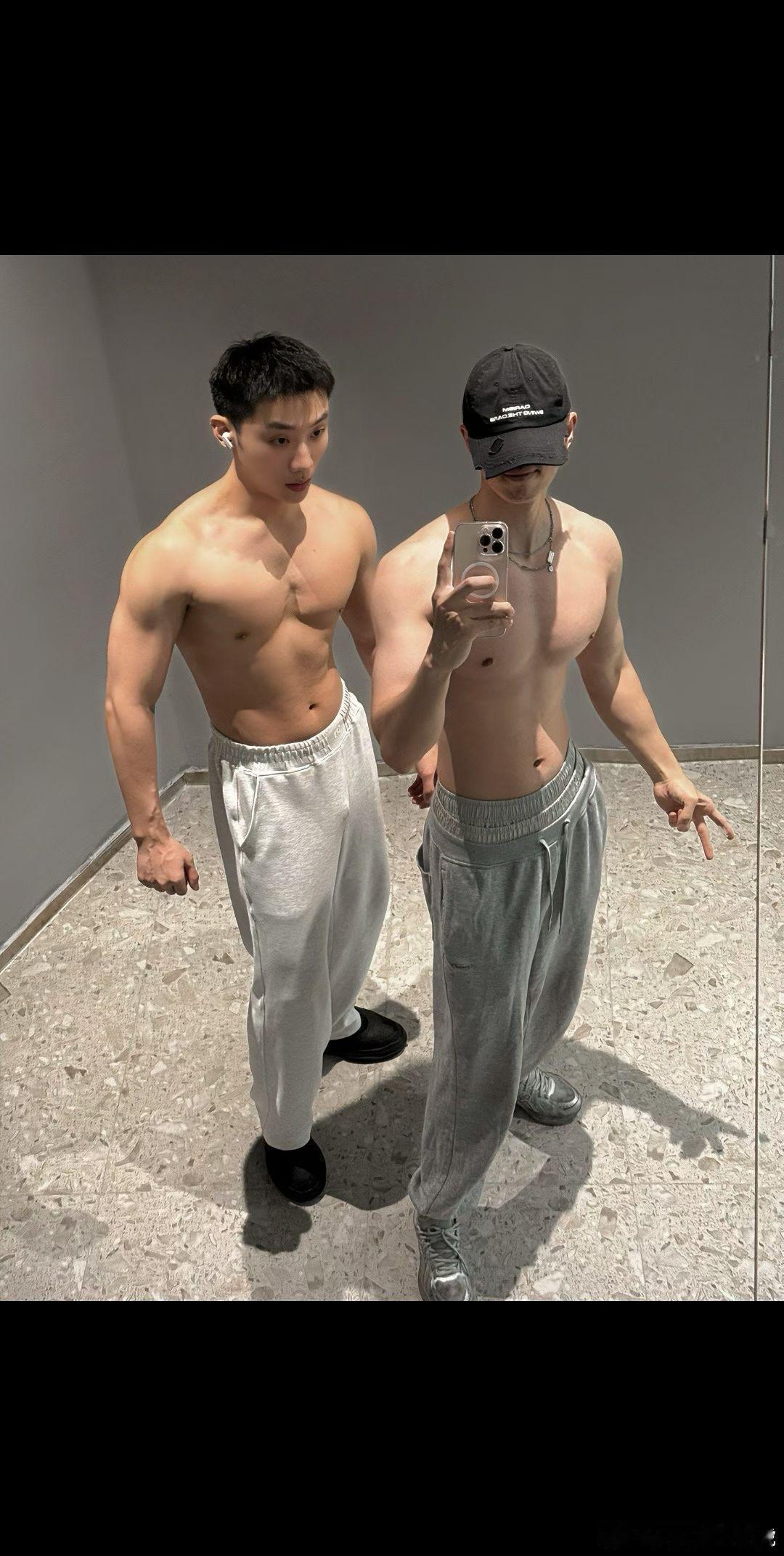 原来这样才是取悦自己开开心心买东西，把自己捯饬的帅气一点。 