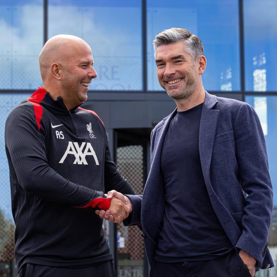 利物浦状态如此糟糕，如果要问责，那么又该问责哪些环节？有人说主要原因是爱德华兹与