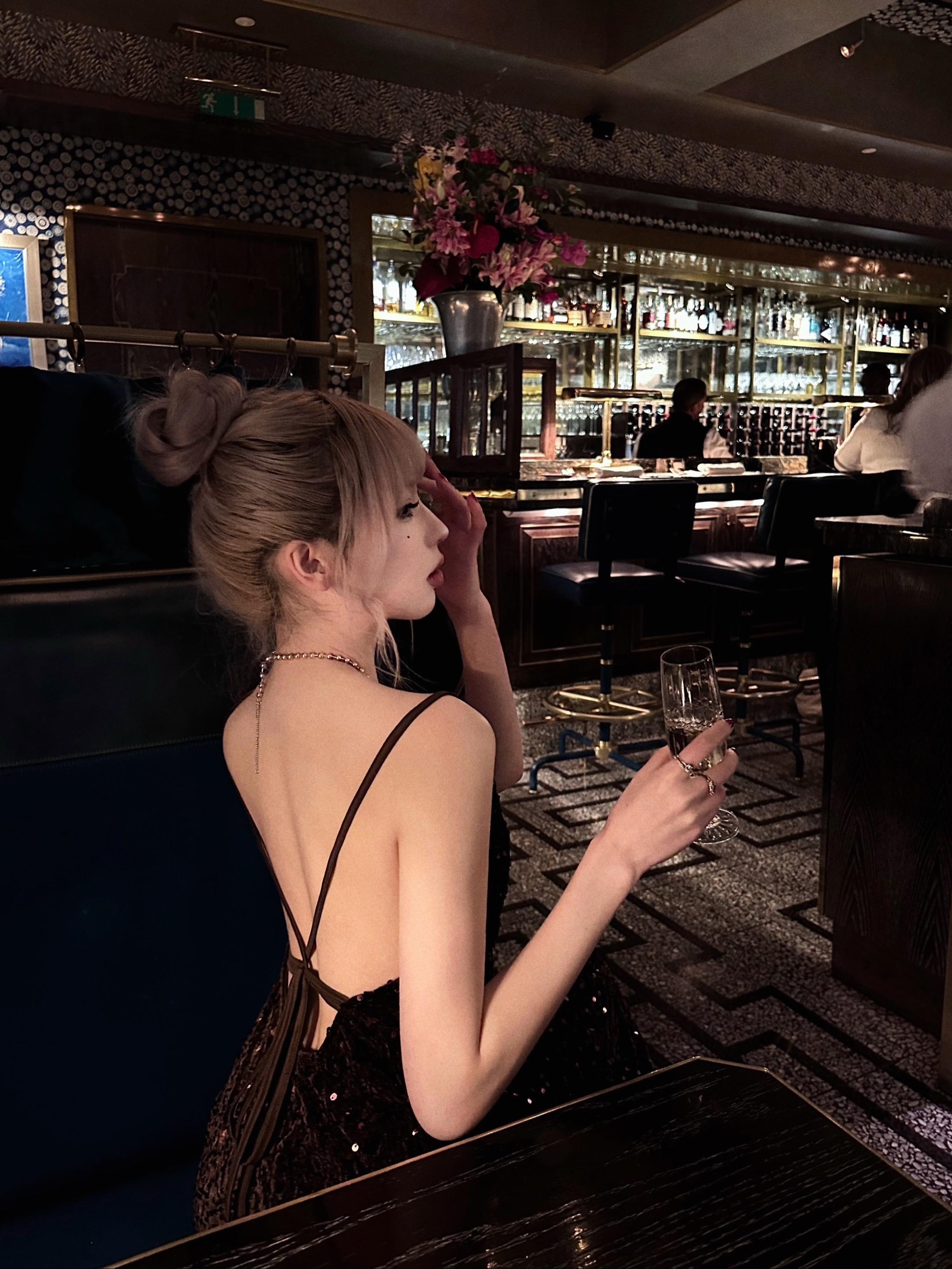 爱我是和我吃很多顿饭。